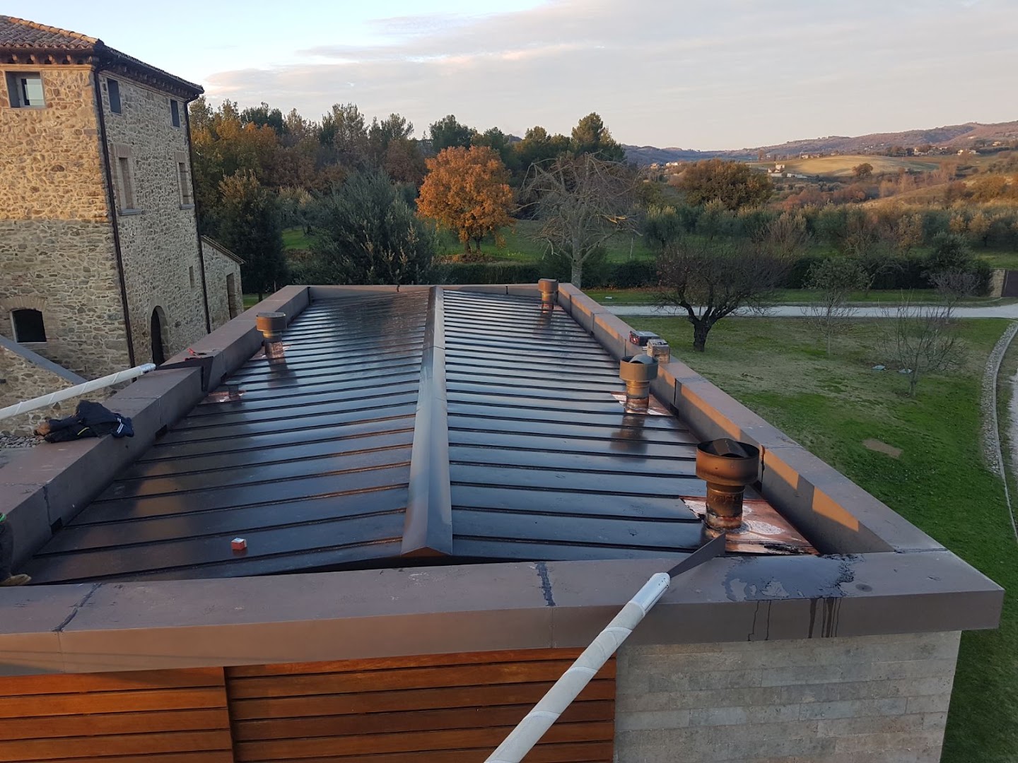 SB SERVIZI di Bacchio Settimio LATTONERIA — Foto 1